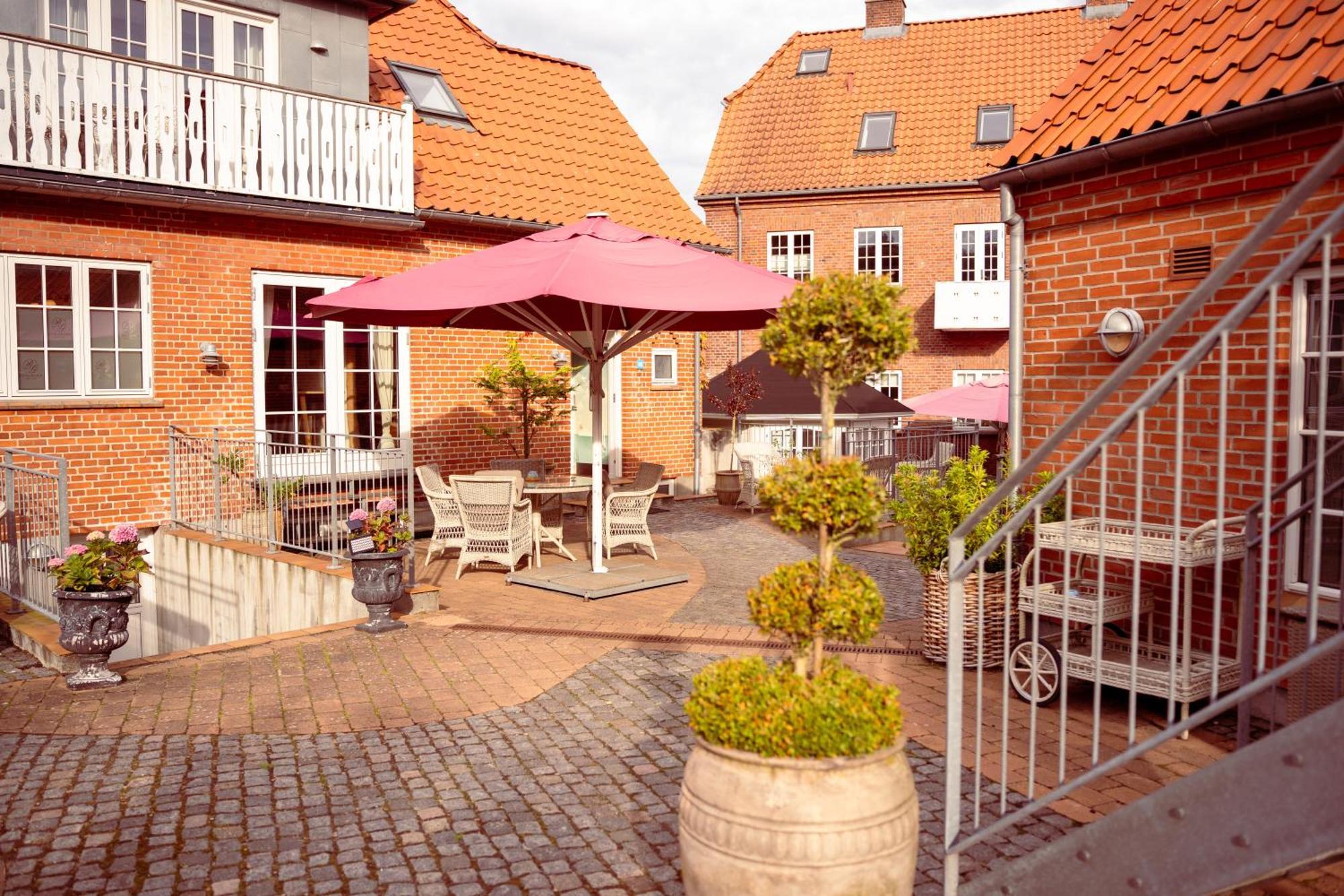 Boutique Hotel Postgarden Holsted Exterior foto